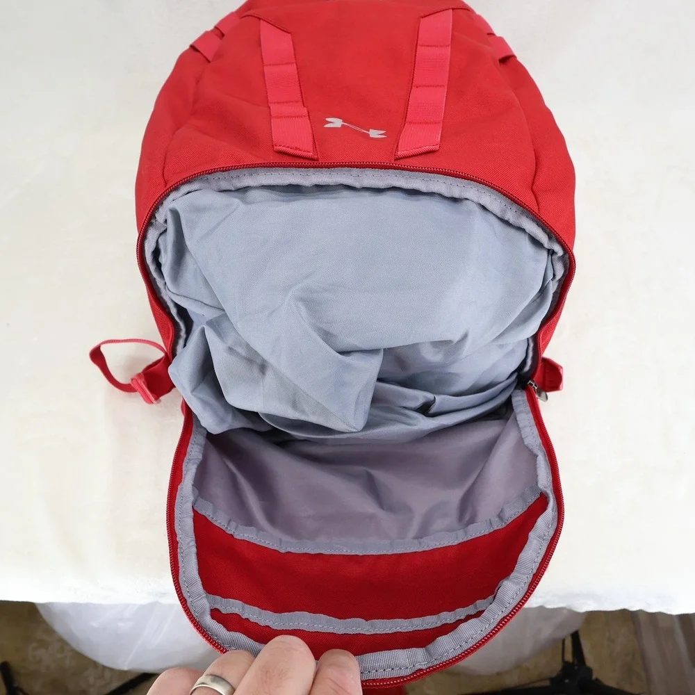 Under Armour Hustle 5.0 Backpack Wisconsin Badgers Red Storm UA0543 FW2022